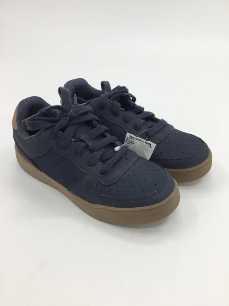 Art Class Child Size 3 Youth Blue Sneakers