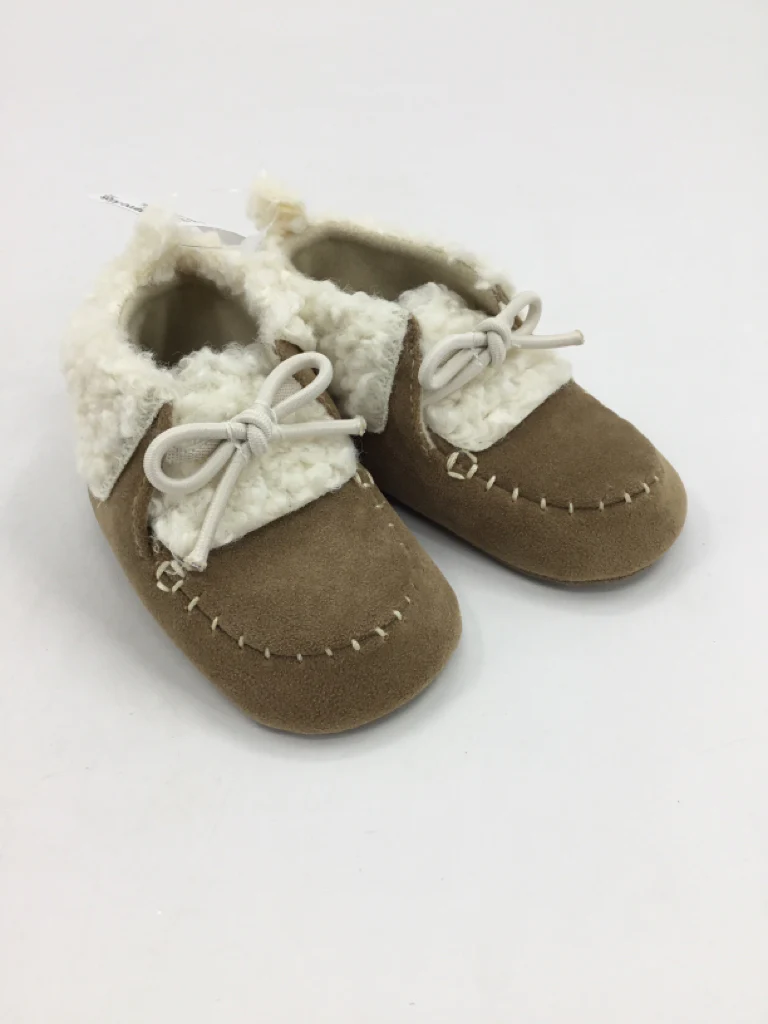 baby B'gosh Child Size 2 Toddler Tan Baby/Walker Shoes