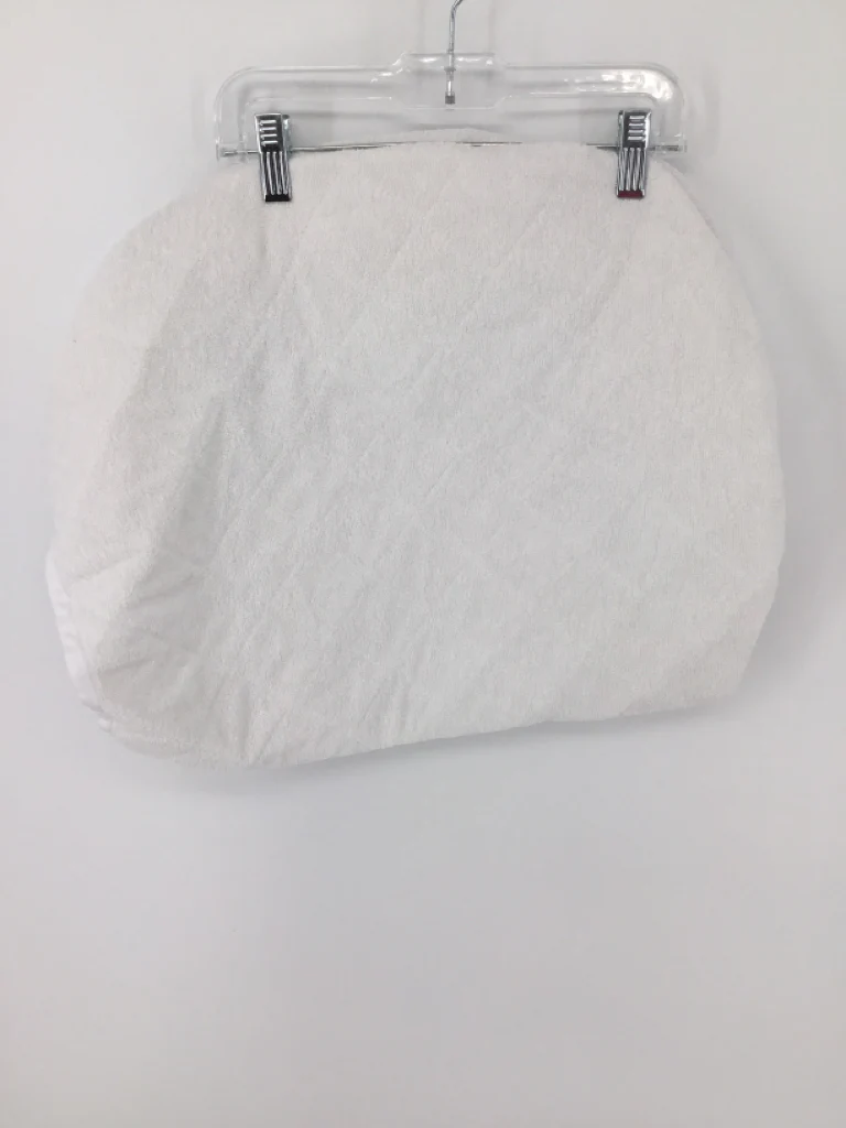 Biloban White Bassinet/Cradle Mattress Protector - Image 2