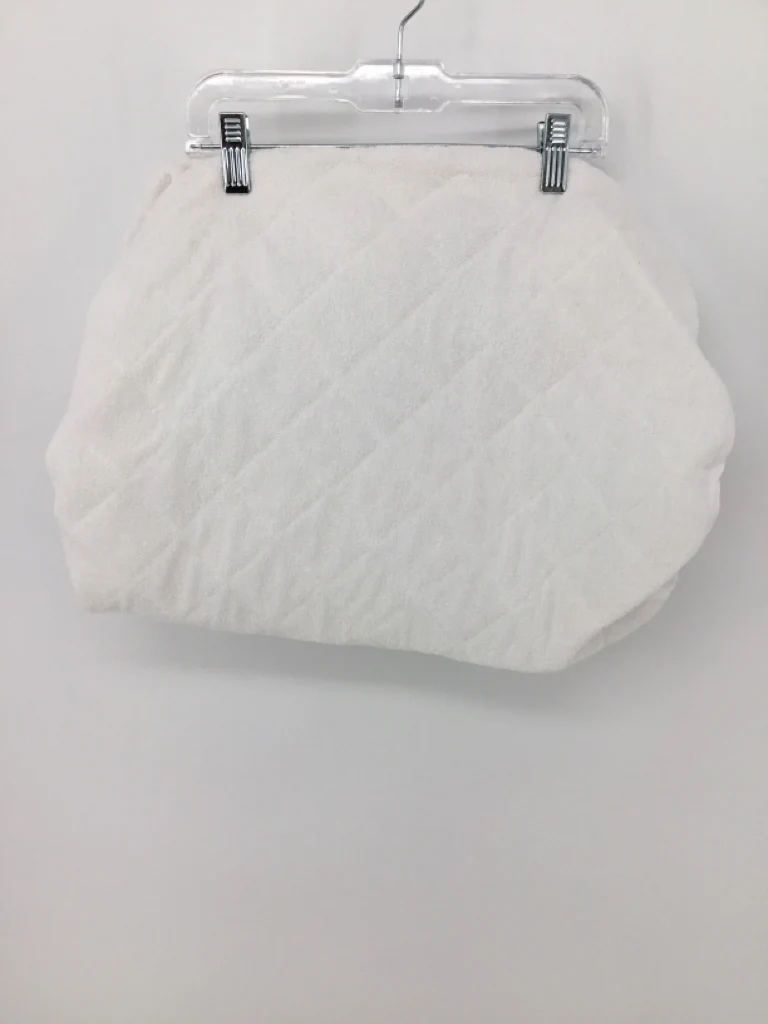 Biloban White Bassinet/Cradle Mattress Protector
