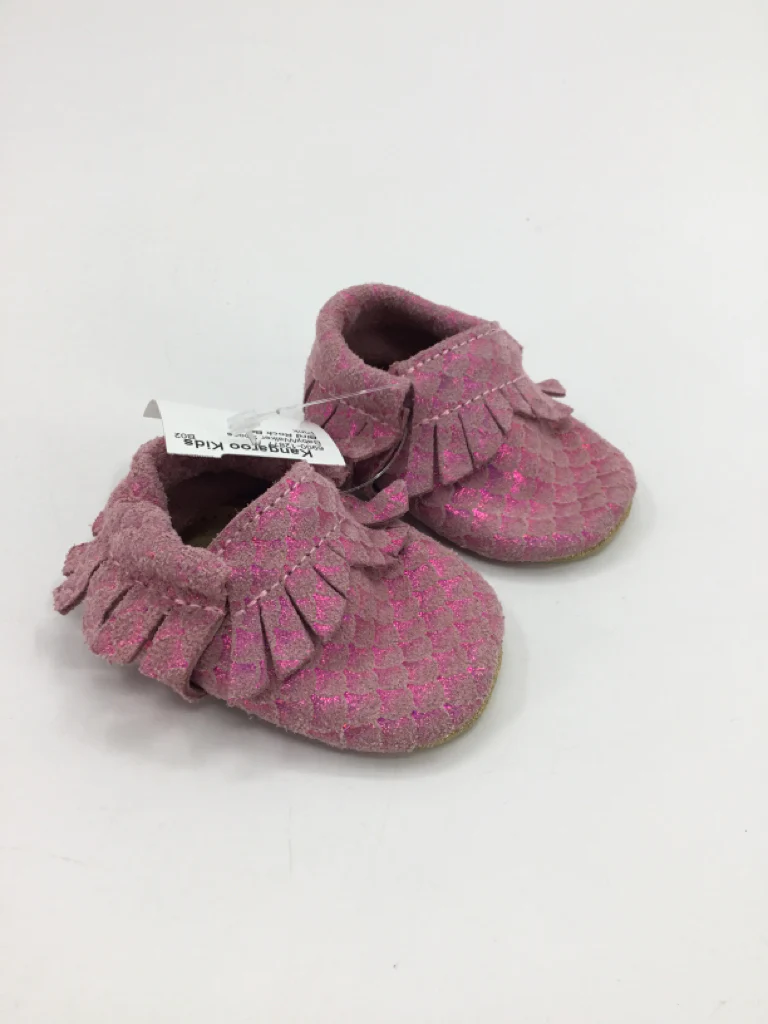 Bird Rock Baby Child Size 2 Toddler Pink Baby/Walker Shoes