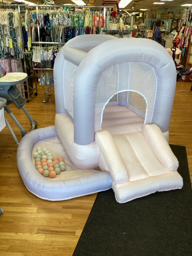 Bounce House & Ball Pit with inflator