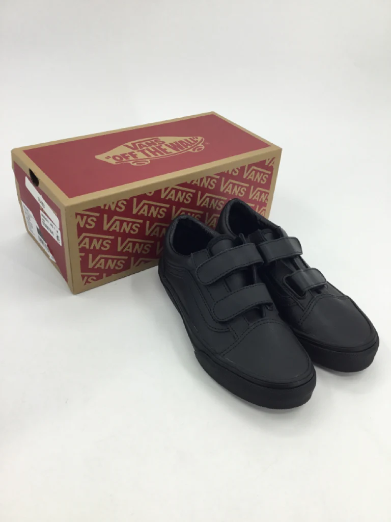 Converse Child Size 1 Youth Black Sneakers