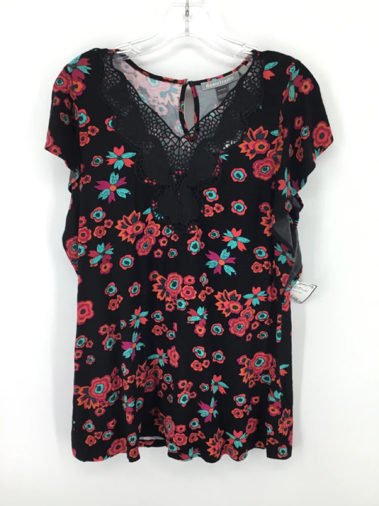 Daniel Rainn Size M Poly Blend Top