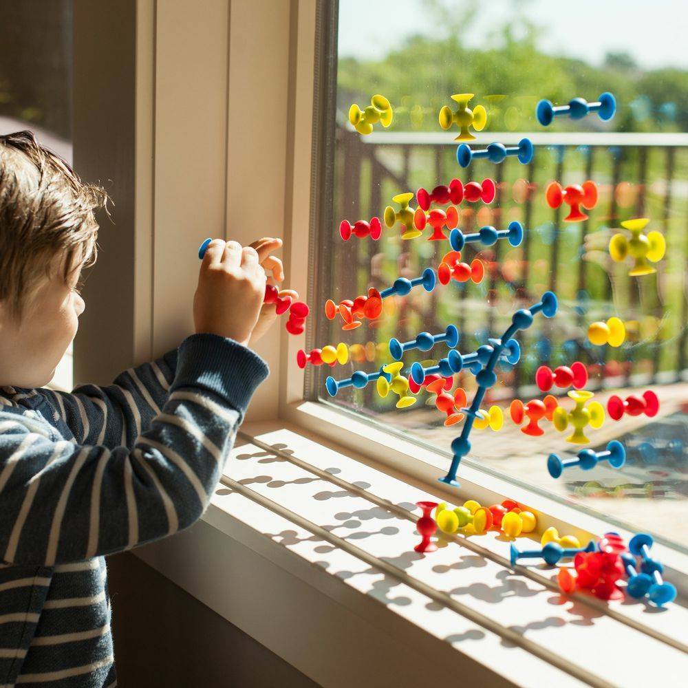 Fat Brain Toys Mini Squigz - Image 6
