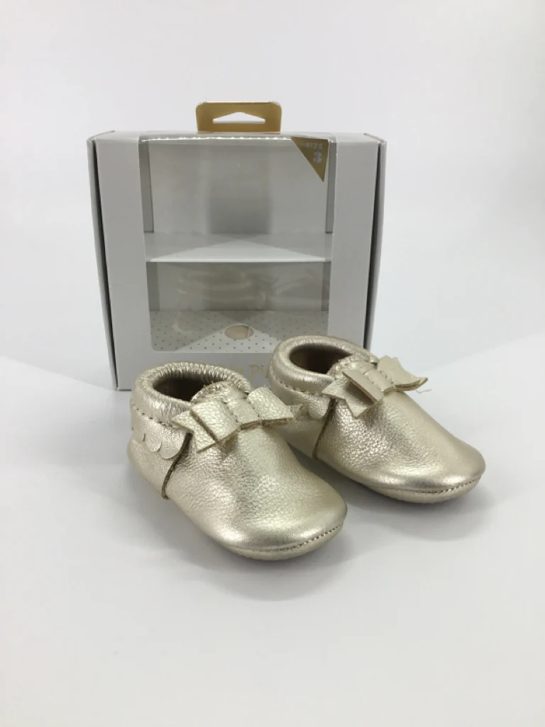 Freshly Picked Child Size 3 Toddler Gold Baby/Walker Shoes