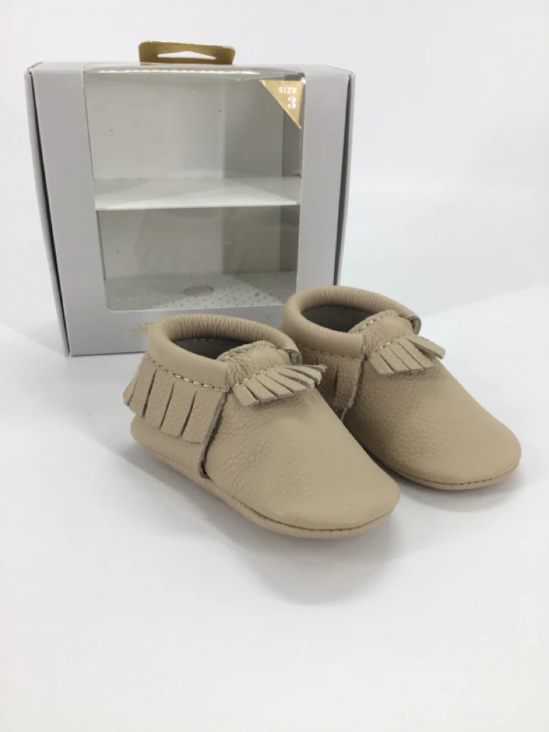 Freshly Picked Child Size 3 Toddler Tan Baby/Walker Shoes