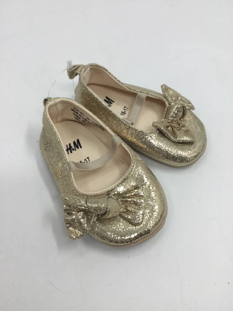 H & M Child Size 1 Toddler Gold Baby/Walker Shoes