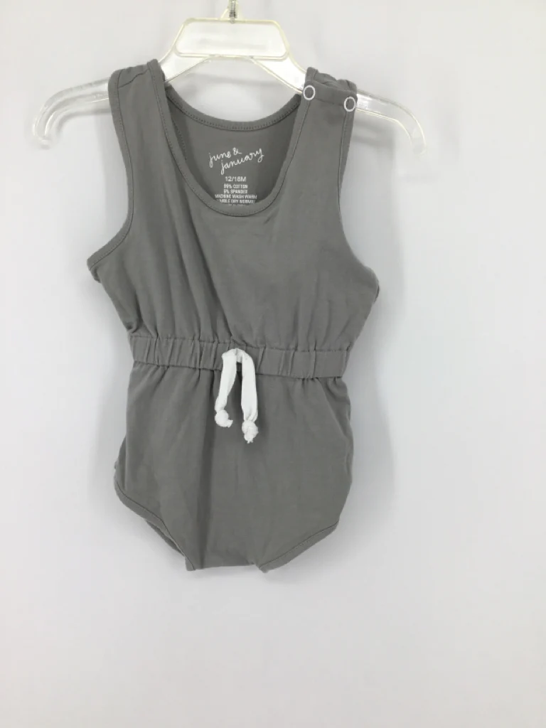 June & January Child Size 12-18 Months Gray Outfit - girls