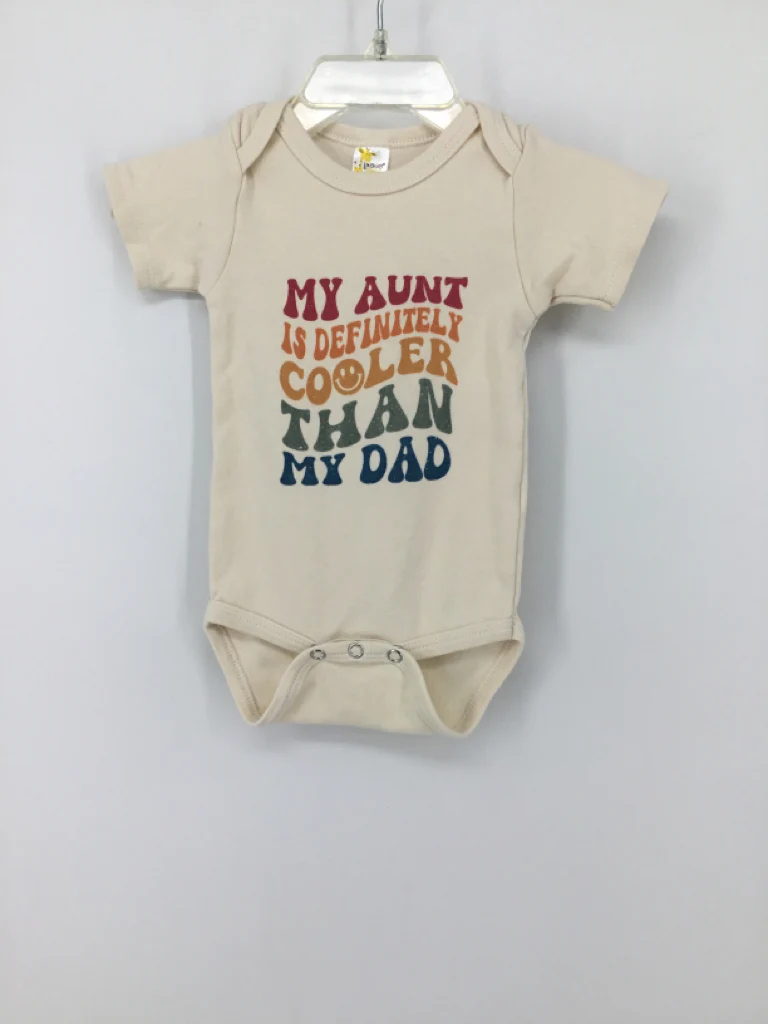 Laughing giraffe Child Size 3-6 Months Cream Onesie