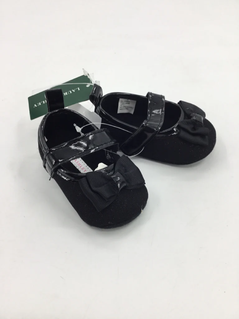 Laura Ashley Child Size 2 Toddler Black Baby/Walker Shoes
