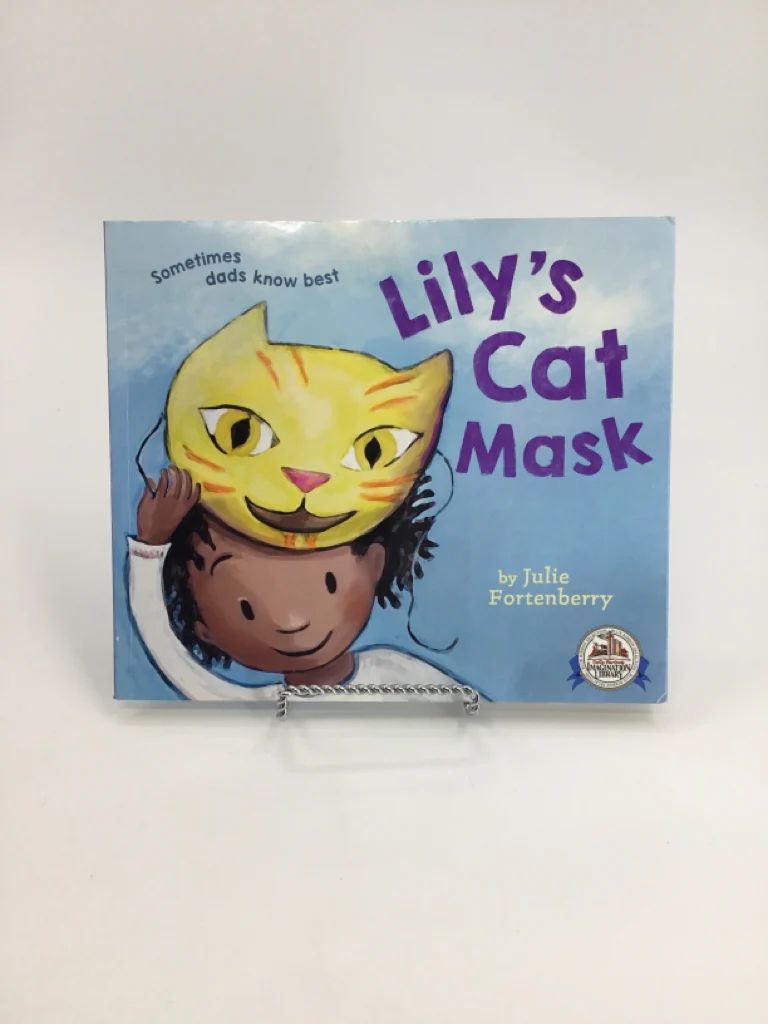 Lily's Cat Mask Paperback Book