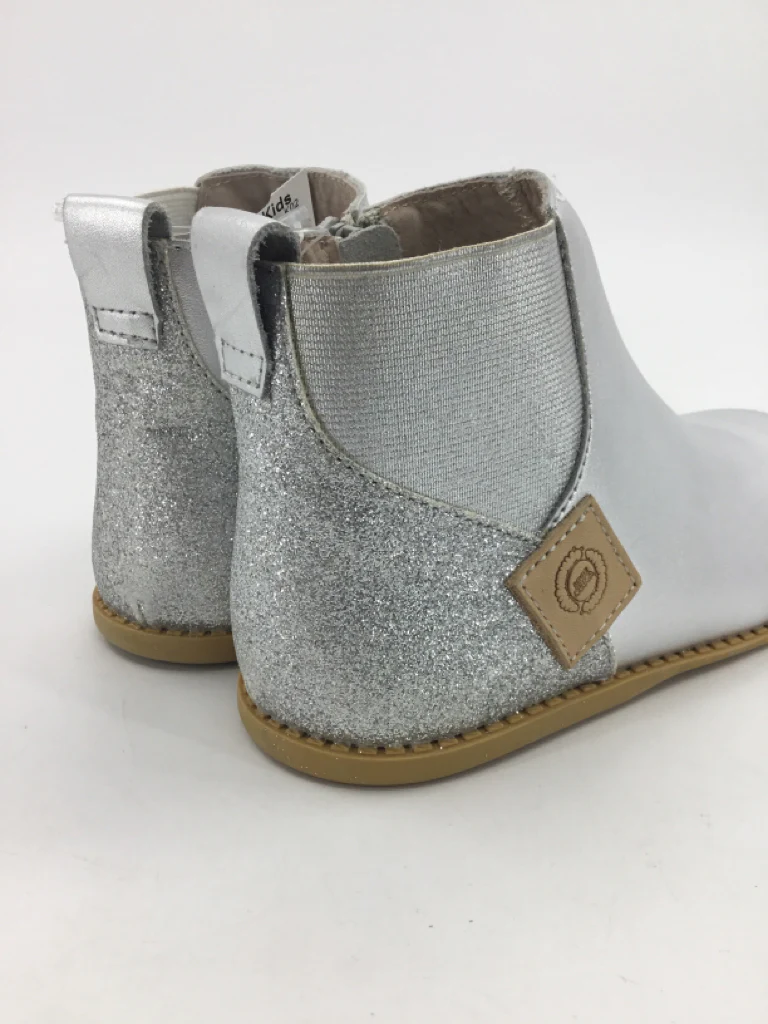 Livie & Luca Child Size 3 Youth Silver Boots - Image 2