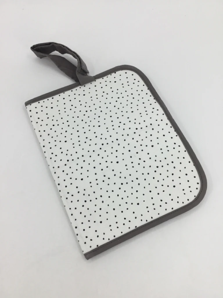 Lovevery Travel Card Holder - Image 2