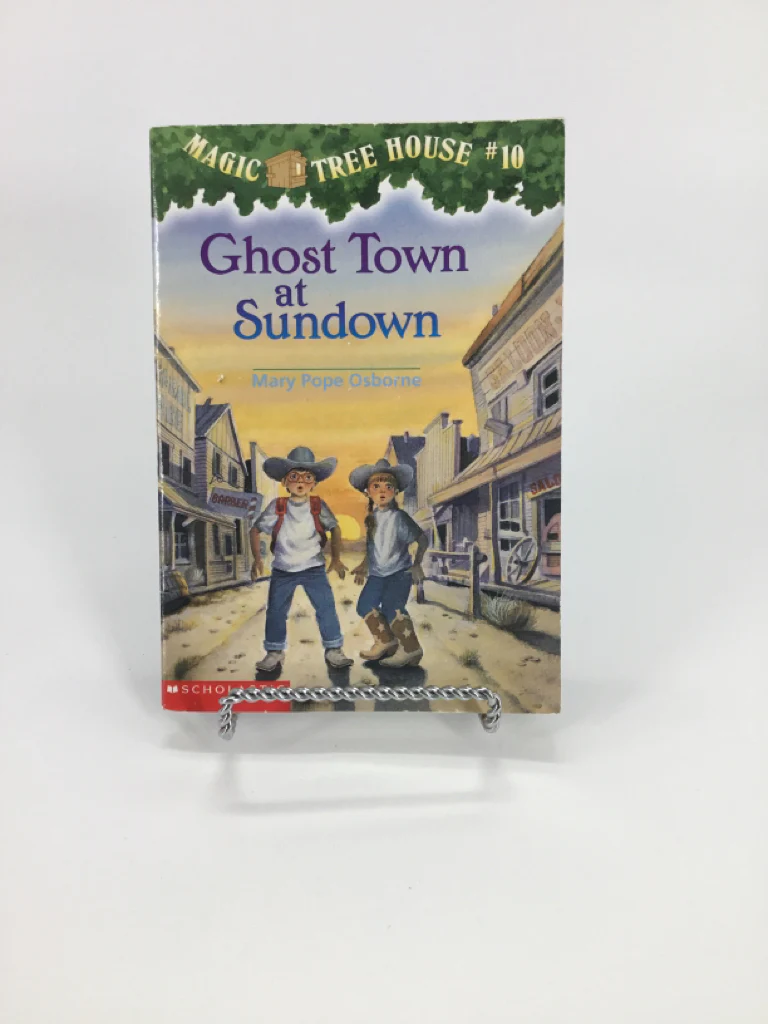 Magic Tree House: Ghost Town at Sundown Paperback Book