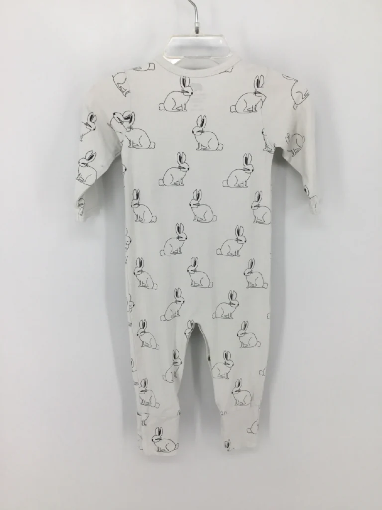 Monica + Andy Child Size 3-6 Months White Easter Pajamas - Image 2