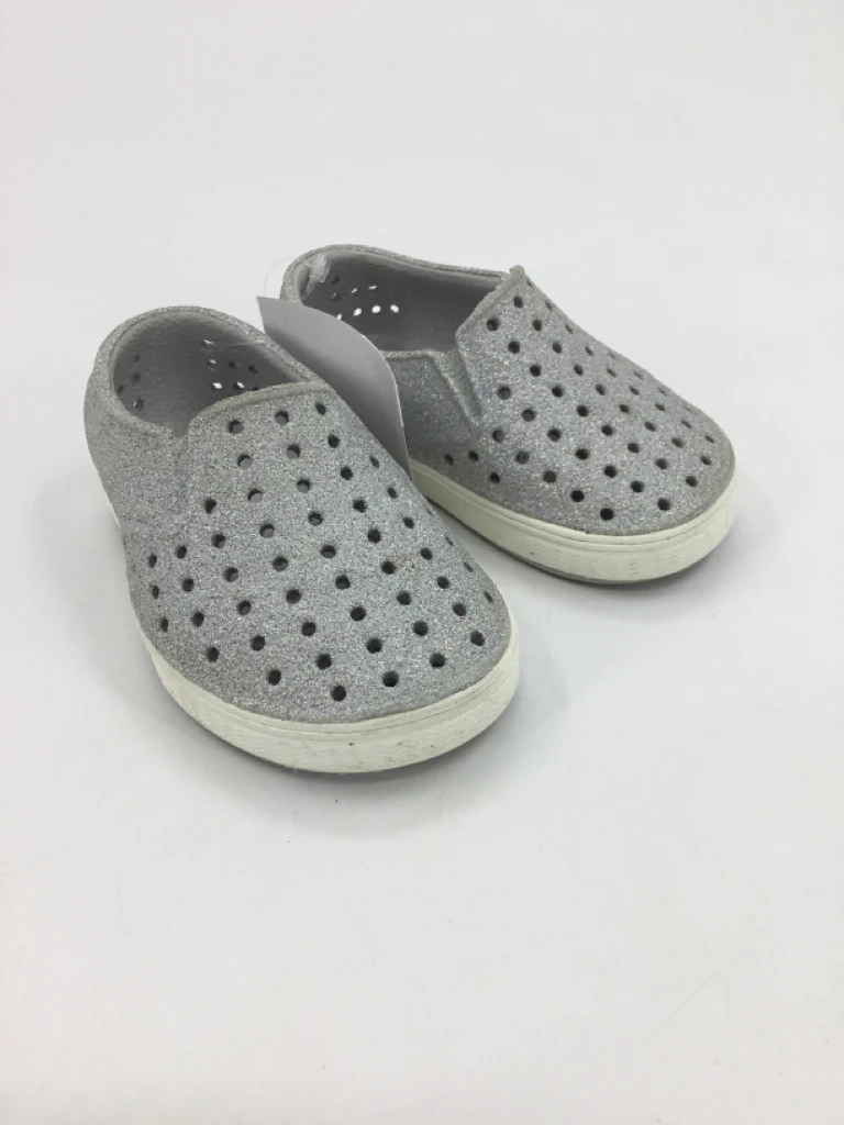 Native Child Size 4 Toddler Silver Sandals/Flip Flops