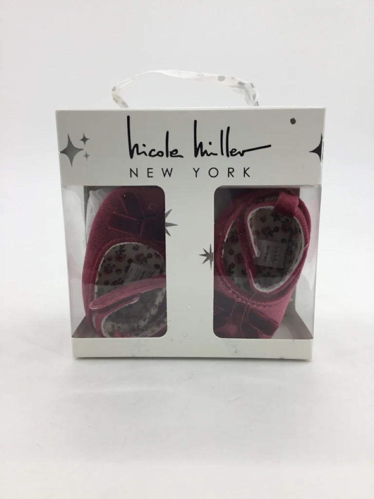 Nicole Miller Child Size 2 Toddler Pink Baby/Walker Shoes