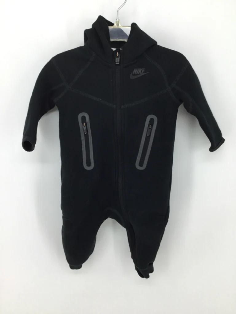 Nike Child Size 9 Months Black Solid Outfit - boys