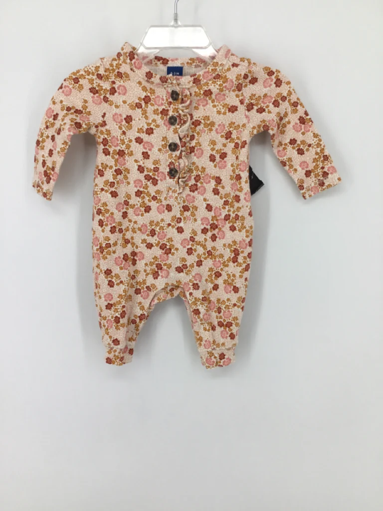 Old Navy Child Size 0-3 Months Pink Outfit - girls