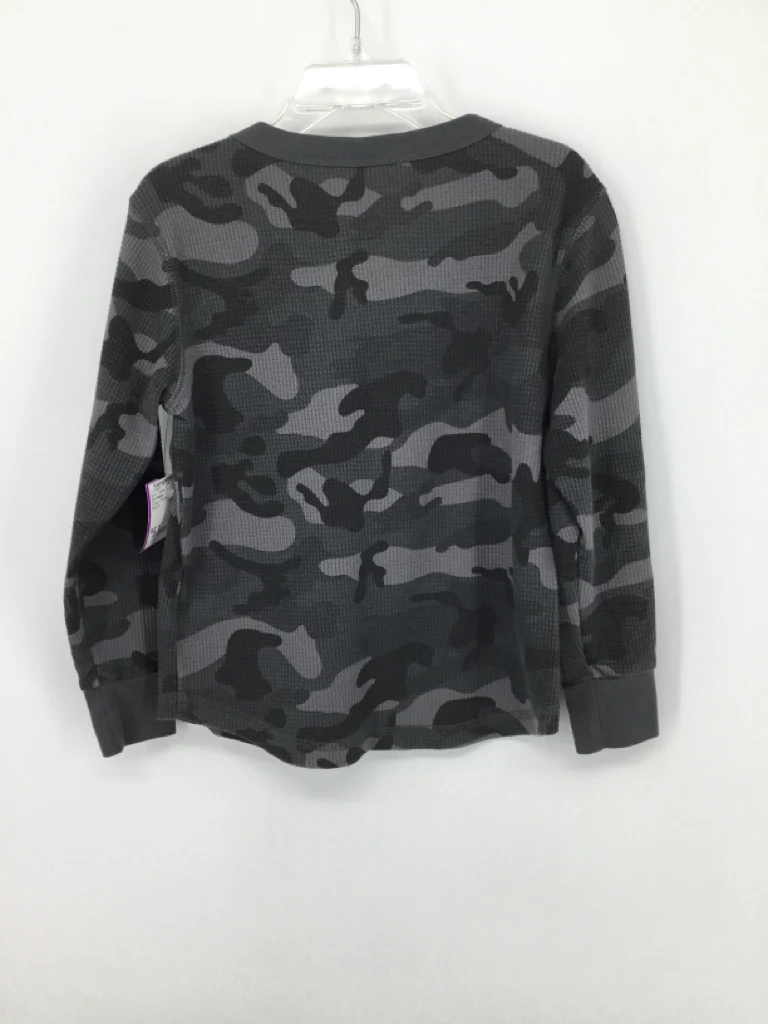 Old Navy Child Size 5 Gray Camoflage Shirt - boys - Image 2