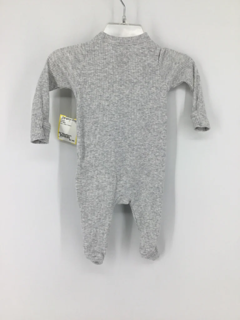 Old Navy Child Size Newborn Gray Sleepers - Image 2