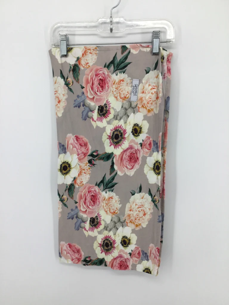 Posh Peanut Gray Floral Blanket