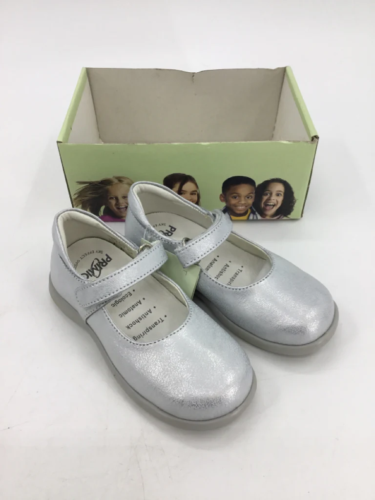 Primigi Child Size 9.5 Toddler Silver Sneakers