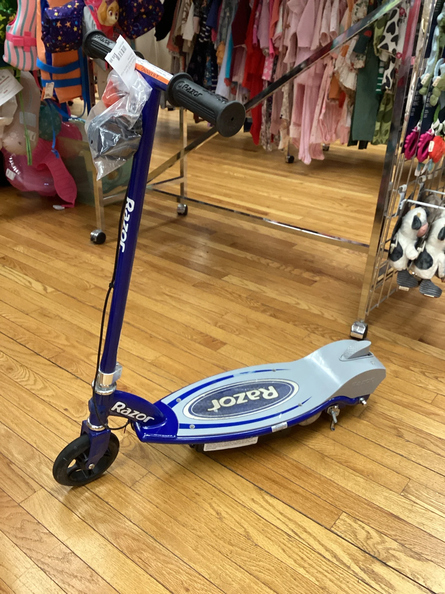 Razor E100 24V Powered Electric Kick Scooter