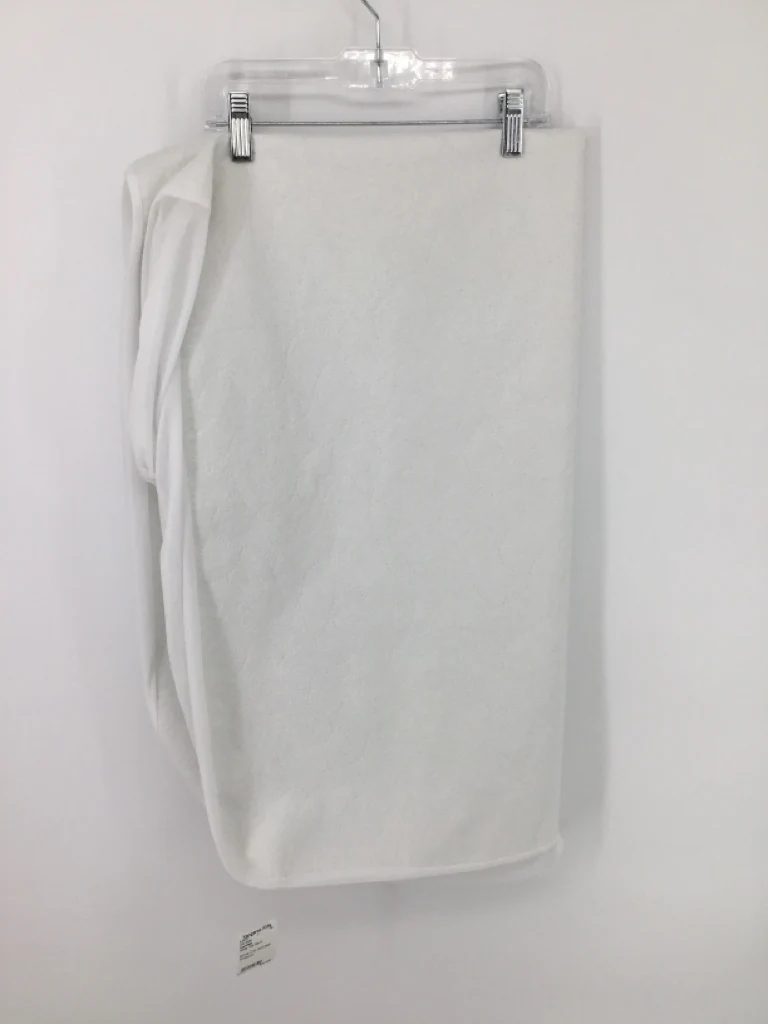 White Crib Mattress Protector - Image 2